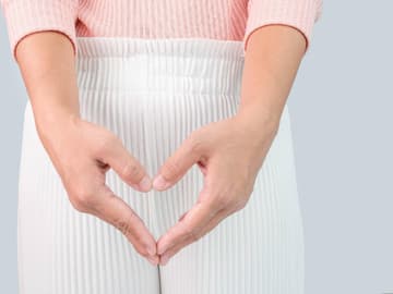 Ein Finger zwischen den Schamlippen Ein Finger zwischen den Schamlippen